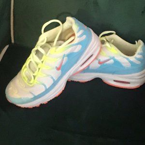 NWT Nike Girls AirMax